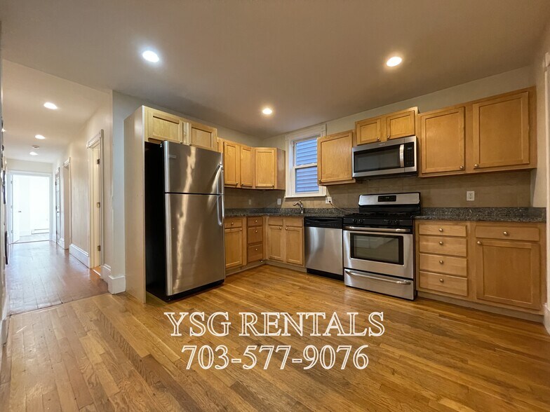 Building Photo - 38 Calumet St