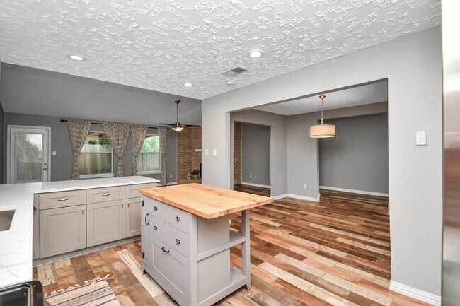 Building Photo - 1911 Pepperrell Pl Ct