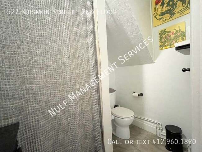 Building Photo - 527 Suismon St