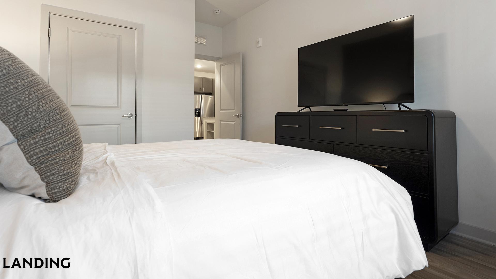 Building Photo - 6000 Front St