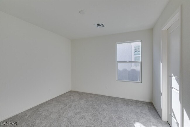 Building Photo - 5632 Hill Spire St