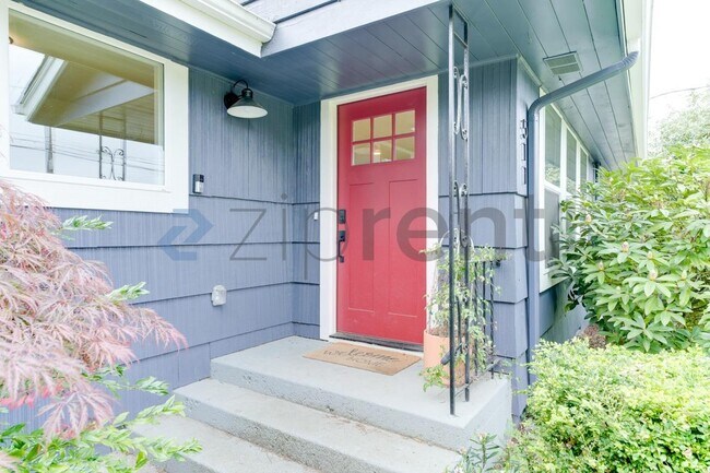 Building Photo - Unit