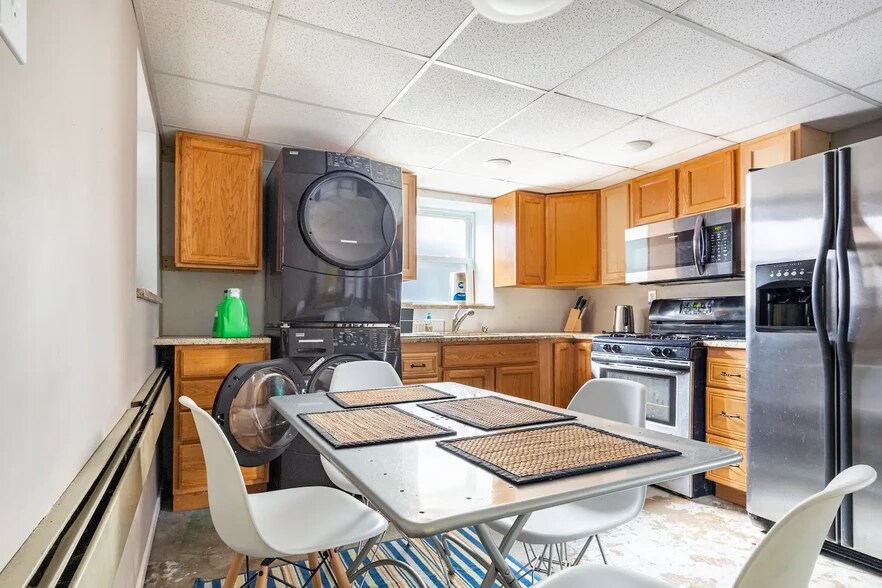 Dining - 540 S Taylor Ave