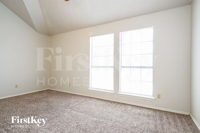 Building Photo - 922 Ramblewood Dr