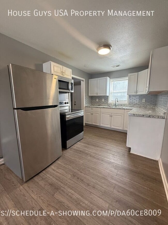 Building Photo - 3205 E 20th St