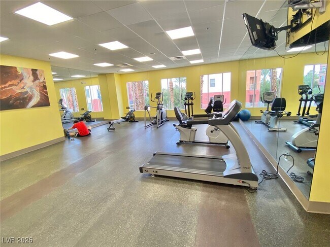 Building Photo - 39 E Agate Ave