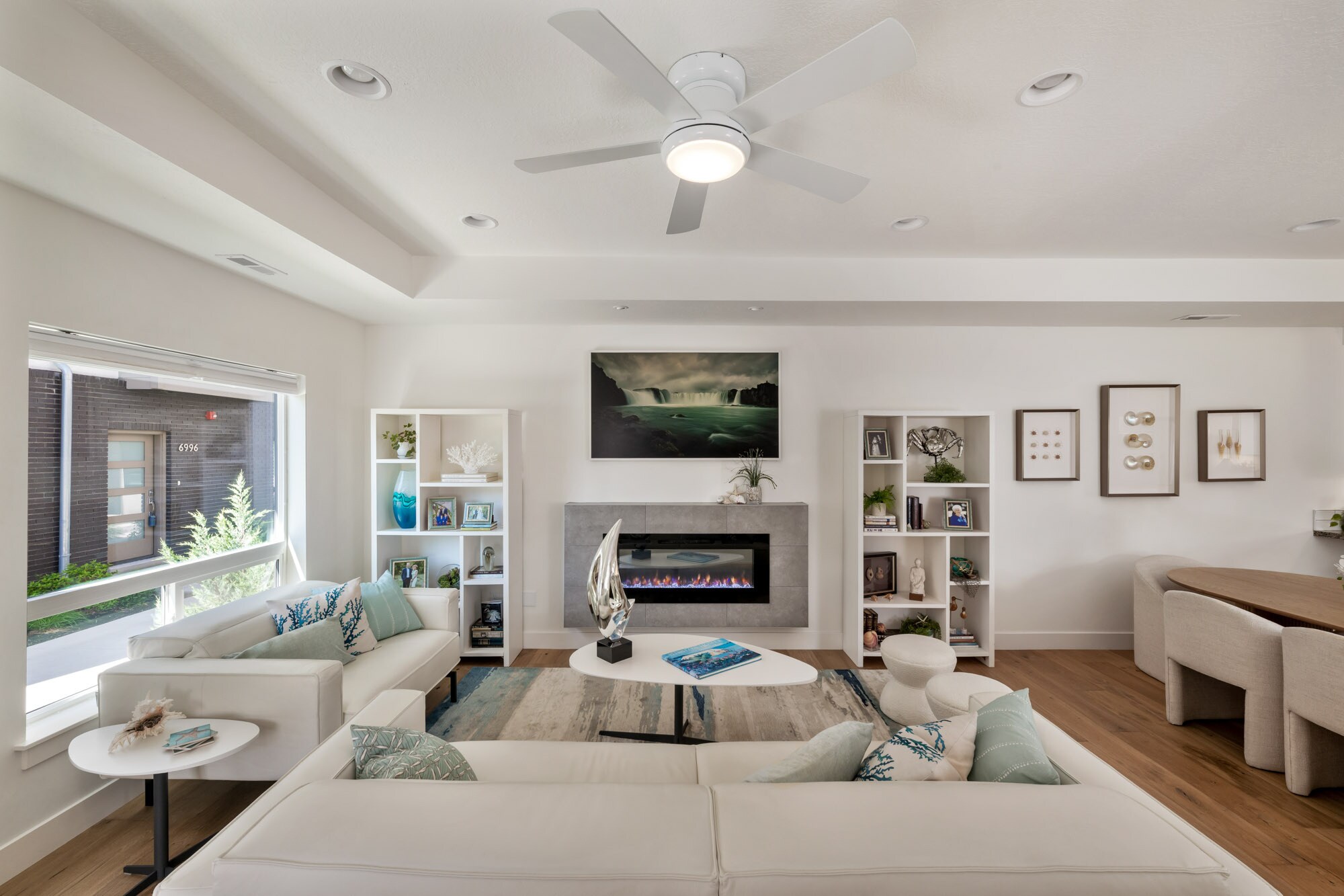 Building Photo - 6988 S Brookhill Dr