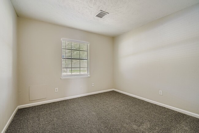 Building Photo - 226 Tara Plantation Dr