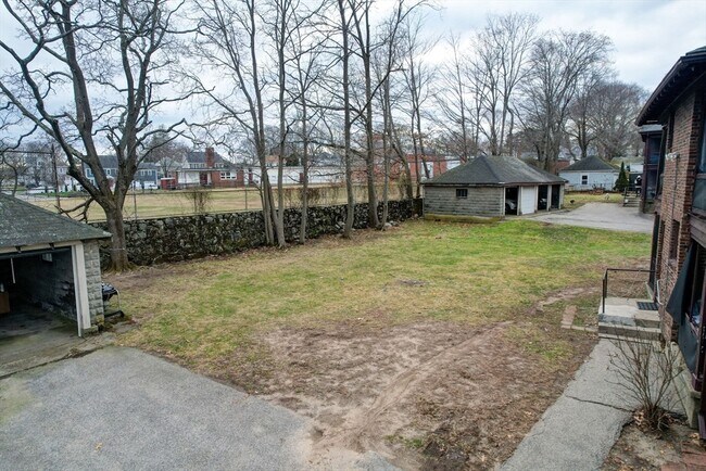 Building Photo - 22 Weston Ave