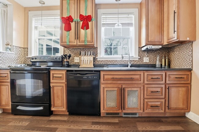 Building Photo - 3015 N 5th St