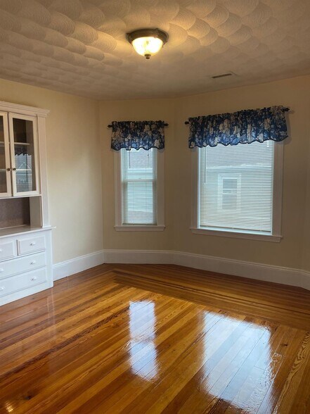 Building Photo - 188 Harvard St