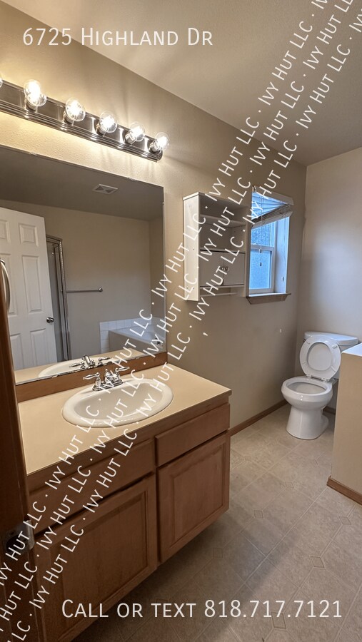 Building Photo - 6725 Highland Dr