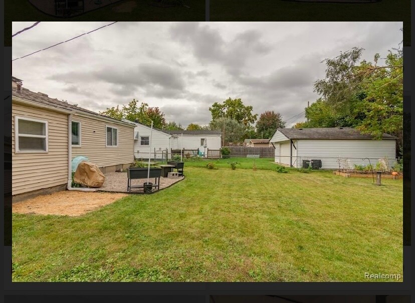 Building Photo - 291 Dakota St