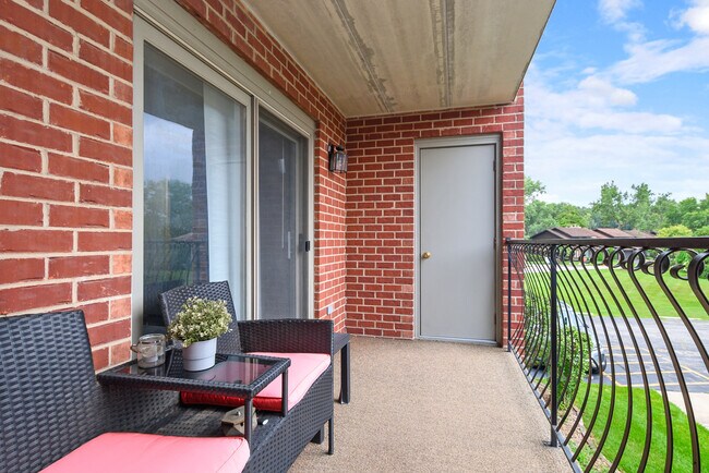 Building Photo - 11112 E Cove Cir