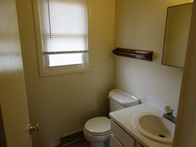 Building Photo - '051