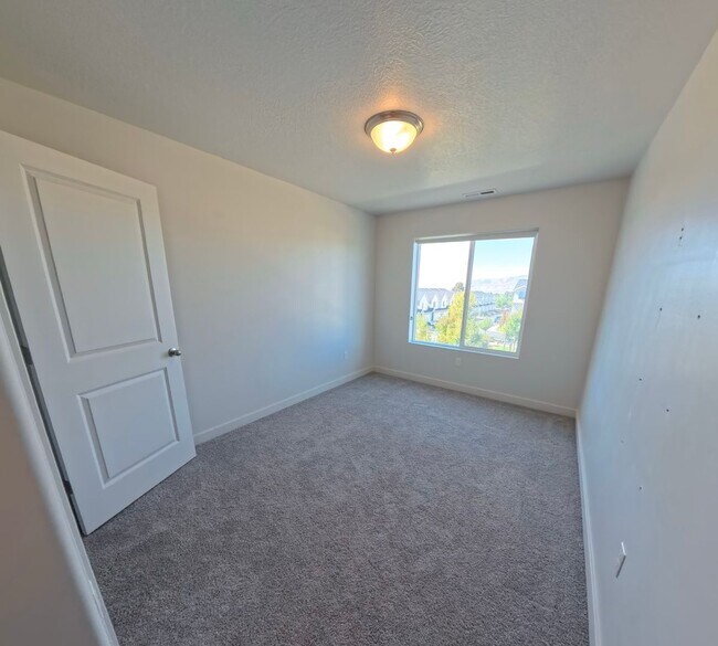 Building Photo - Lexington Townhome - Orem