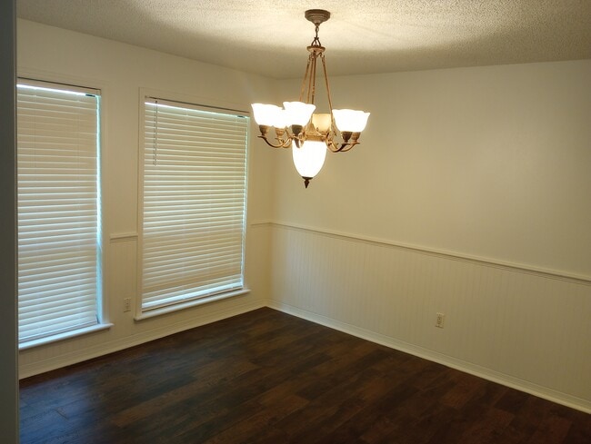 Building Photo - 2063 Penncrest Ct