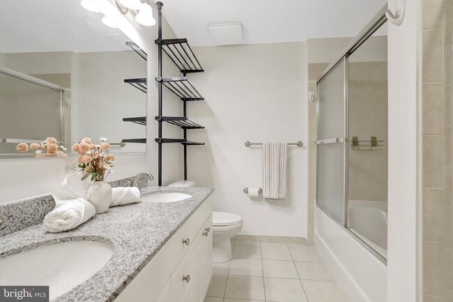 Building Photo - 3650 S Glebe Rd