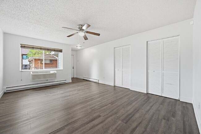 Building Photo - $1,495.95 2-bed, 1-bath, located in Denver with a washer and dryer.