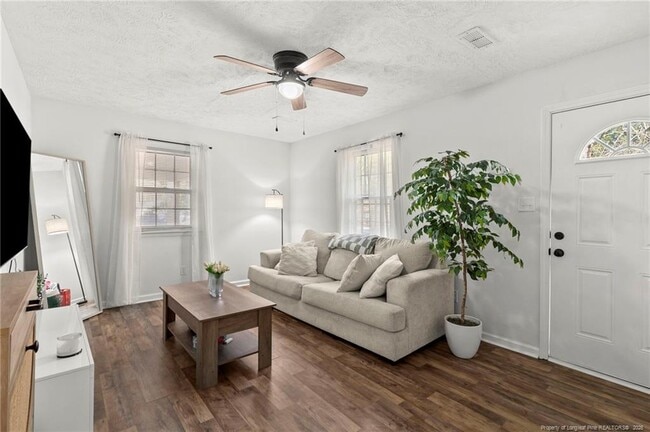 Building Photo - 5861 Columbine Rd