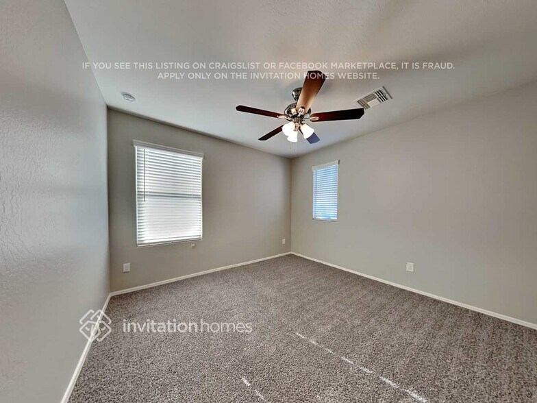 Building Photo - 4465 Kirkland Ave