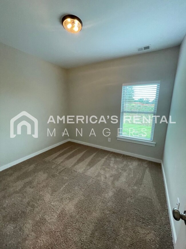 Building Photo - Home for Rent in Tuscaloosa, AL!!! View wi...