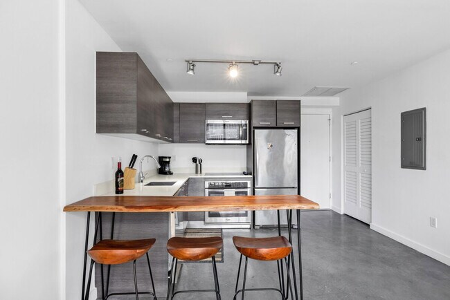 Building Photo - 245 SE 1st St