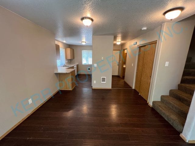 Building Photo - Beautiful 2 bedroom duplex located in Southeast Portland!