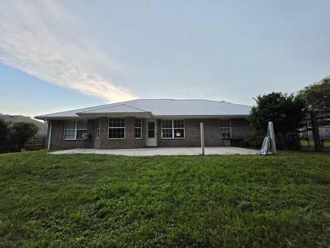 Building Photo - 1682 Village Pkwy