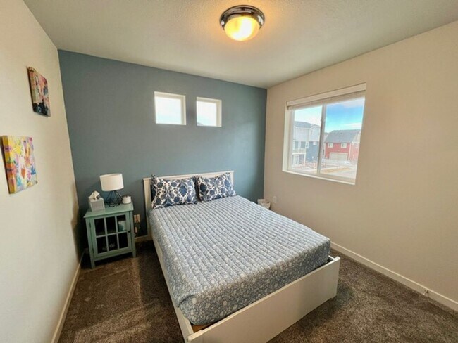 Building Photo - Gorgeous modern carriage style home available in Banning Lewis Ranch!