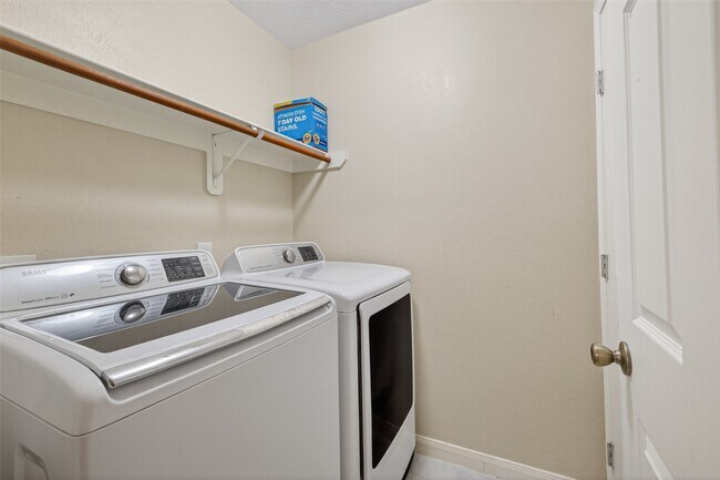 Building Photo - 14018 Danton Falls Dr