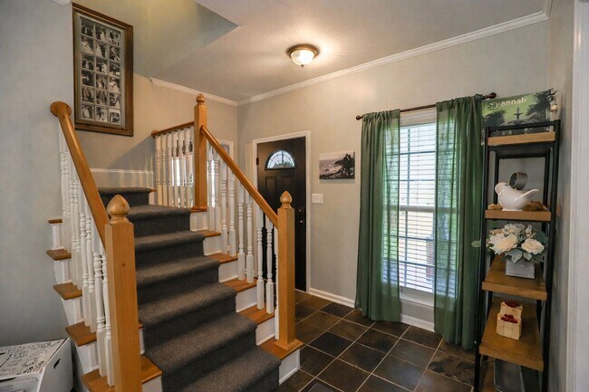 Building Photo - 5804 Lanatte Ln