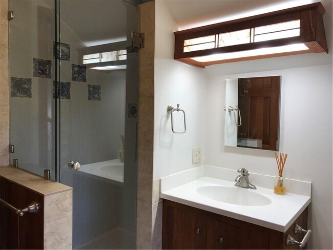 Building Photo - 118 Danos Dr