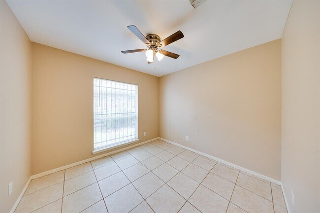 Building Photo - 12914 Townwood Dr