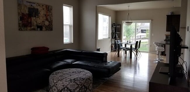 Building Photo - Spacious Layout + Great Features – 3 Bedroom Home Available Now