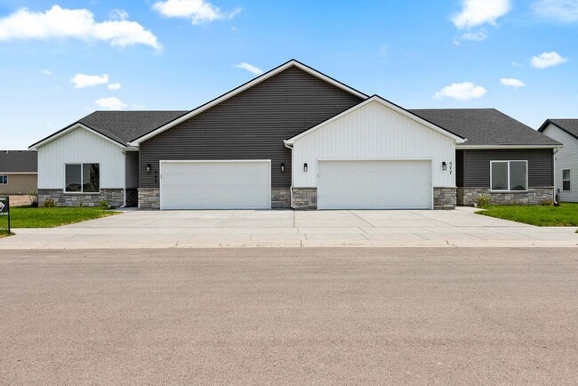 Building Photo - AWESOME 3 Bed 2 Bath Twin home in Sugar city