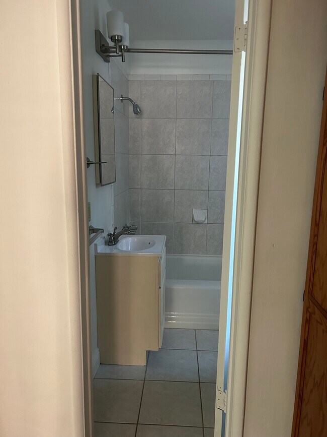 Building Photo - 5716 Laurel Canyon Blvd