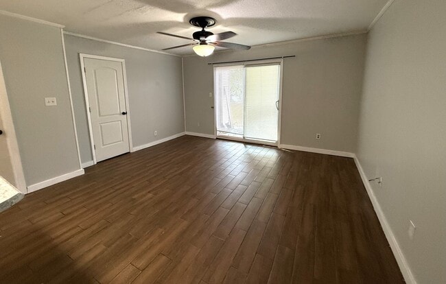 Building Photo - 2213 Spence Cir
