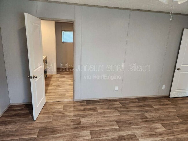 Building Photo - 102 Indian Camp Branch Rd