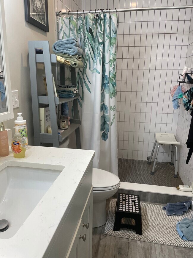 Building Photo - 60 Foster St