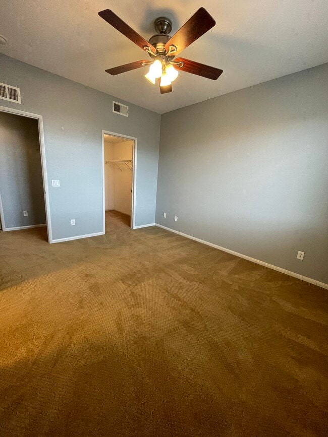 Building Photo - 380 Tesoro Gln