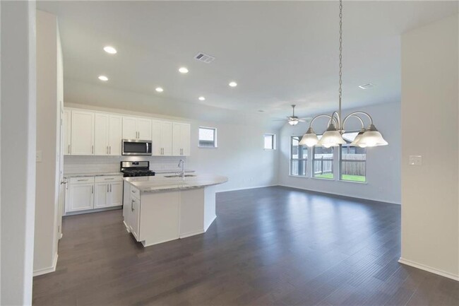 Building Photo - 309 Clear Frk Lp