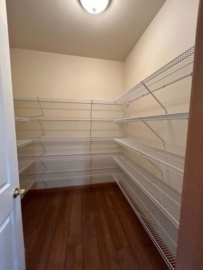 Building Photo - 3 Bedroom / 2 Bathroom House in NW Redmond