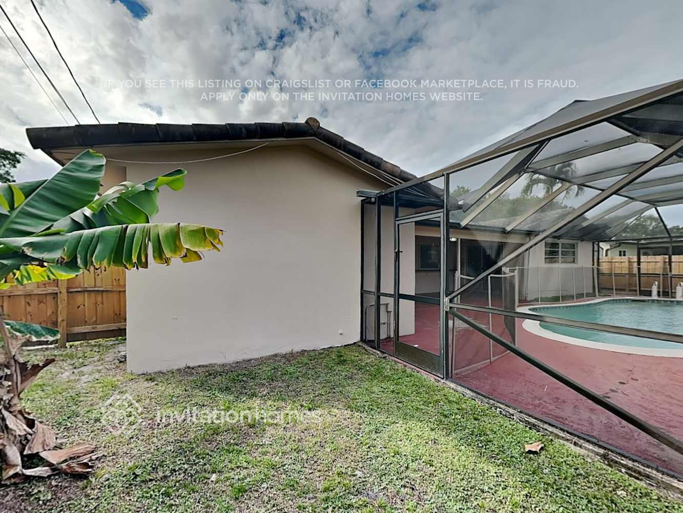 Building Photo - 5042 SW 89th Ave
