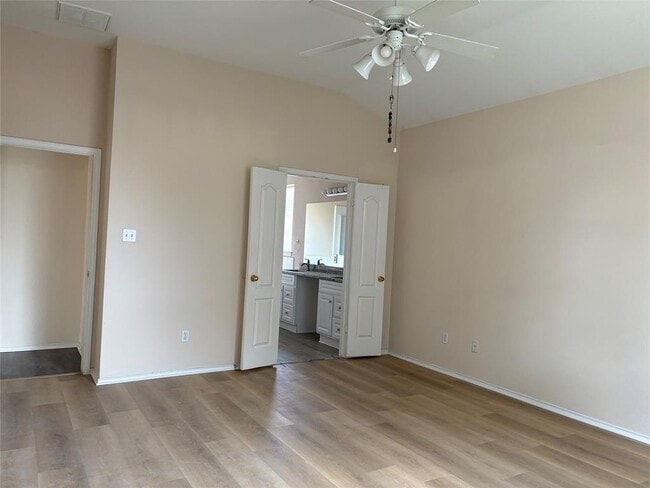 Building Photo - 11501 Knapple Cove