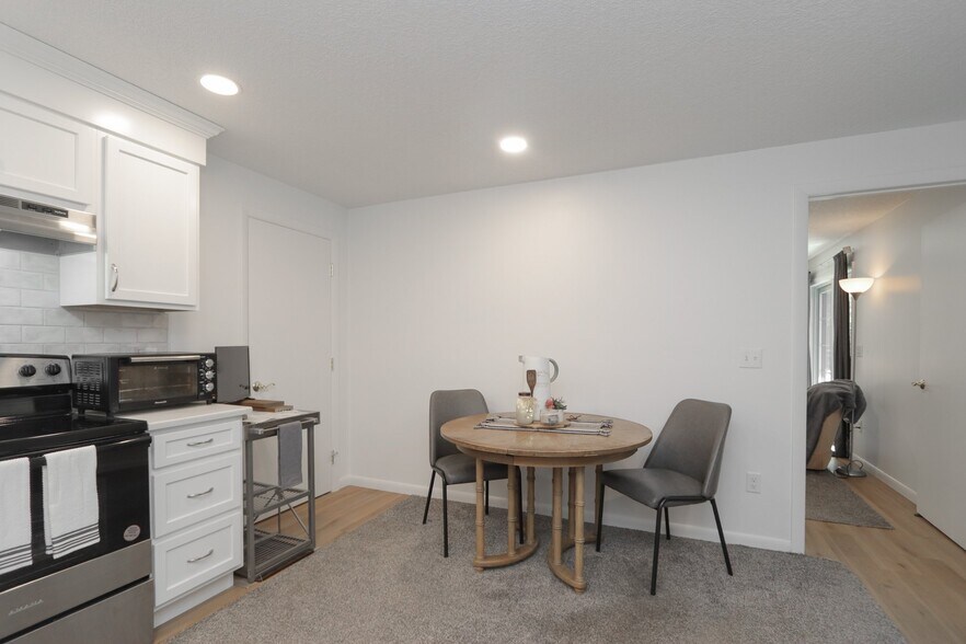 Building Photo - 159 Redfern Dr