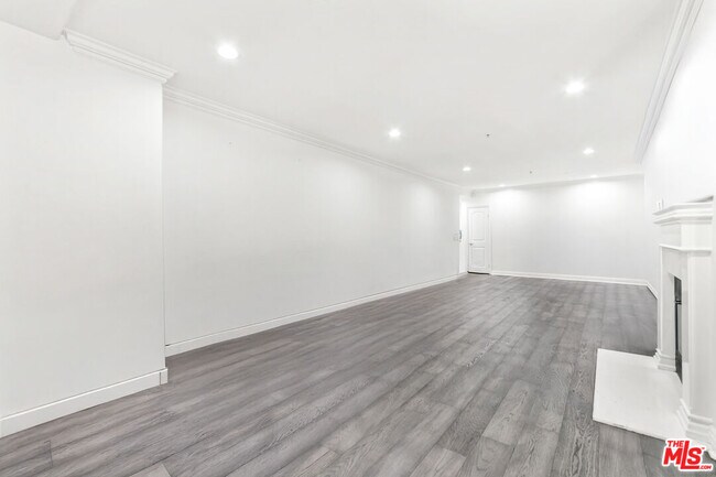 Building Photo - 8541 Alcott St