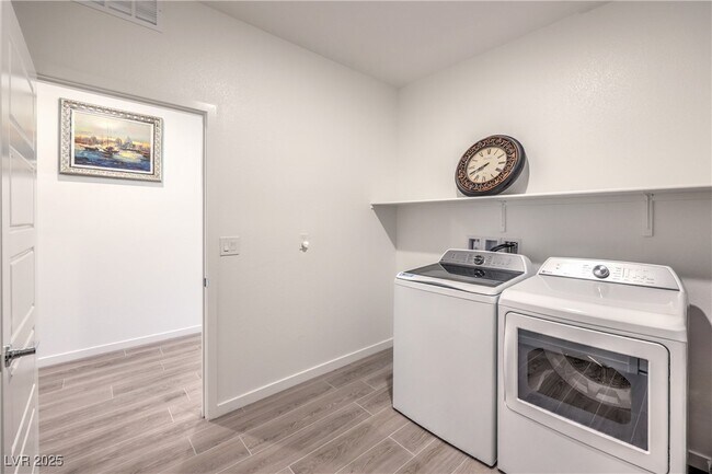 Building Photo - 6093 Avery Pointe St