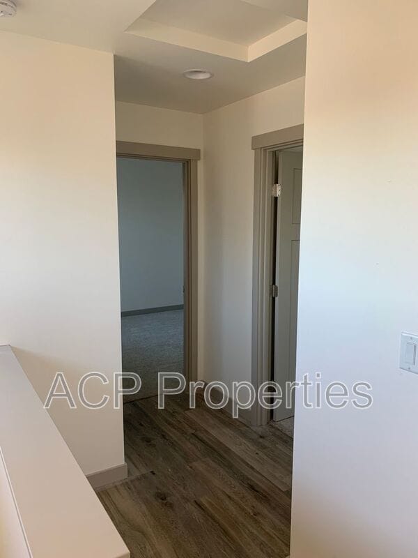 Building Photo - 2046 Aaron Dr
