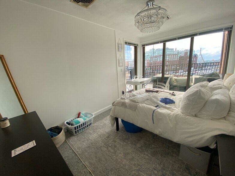 Building Photo - 21 Snow Hill St